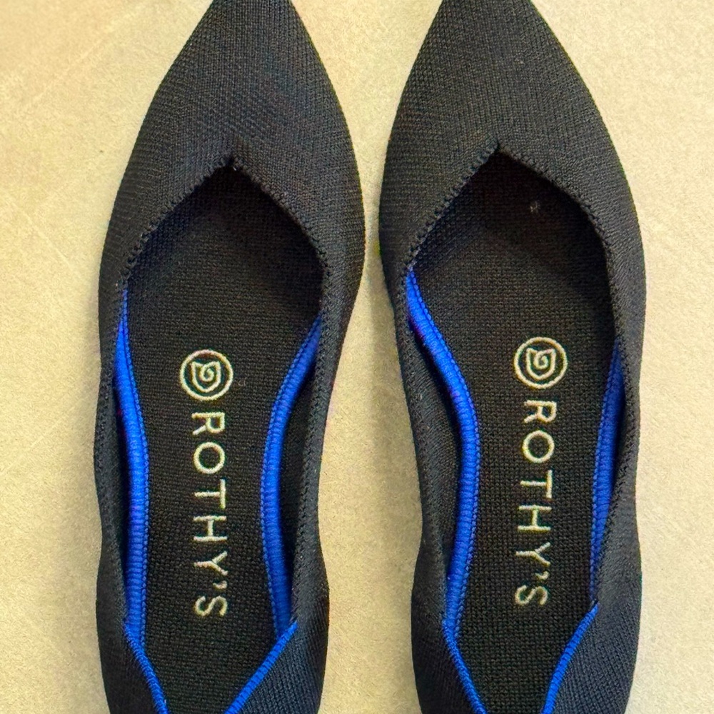 ROTHYS black, pointed toe, size 6, in GREAT preowned condition!